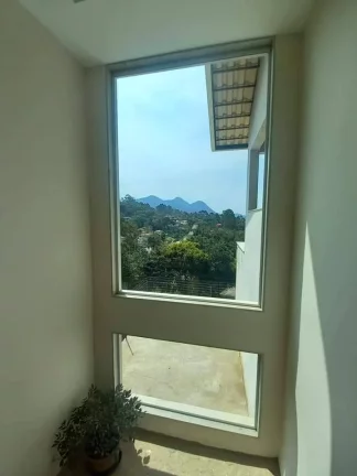Imagem LINDA CASA A VENDA EM CONDOMINIO FECHADO - NOVA FRIBURGO.