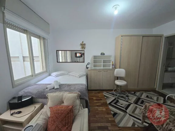 Imagem Kitnet com 1 dormitório para alugar, 30 m² por R$ 2.045,00/mês - Santa Cecília - Porto Alegre/RS