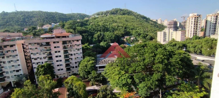 Imagem Apartamento de sala dois quartos e vaga de garagem,em excelente localização em Santa Rosa(Pé pequeno)colado a todo comércio do largo do Marrão,Bancos