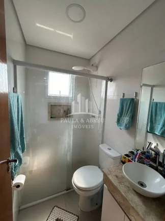 Imagem Apartamento 2 Dormitórios, quintal no 1° andar, 1 vaga em Utinga, Santo André