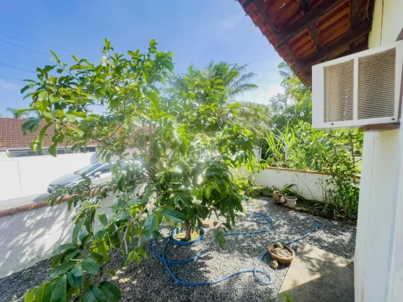 Imagem Casa com 3 quartos sendo 1 suíte 300 metros do mar no Itajuba