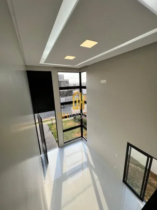 Imagem O sobrado possui 

- 5 suítes plenas sendo 4 suítes no pavimento superior e uma suíte no paviment...