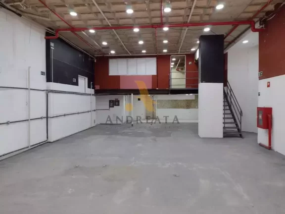 Imagem AV. DAS AMÉRICAS - SUNDECK - ALUGO MARAVILHOSA LOJA COM TOTAL DE 165 M² - LATERAL