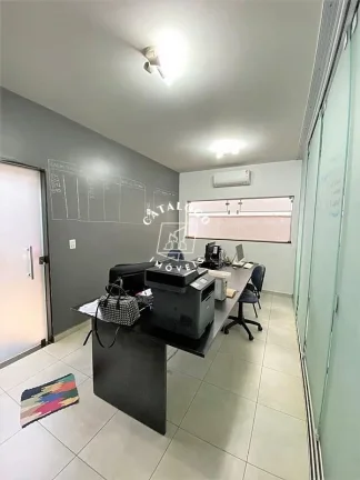 Imagem Casa Comercial a Venda no bairro Jardim Irajá - Ribeirão Preto, SP