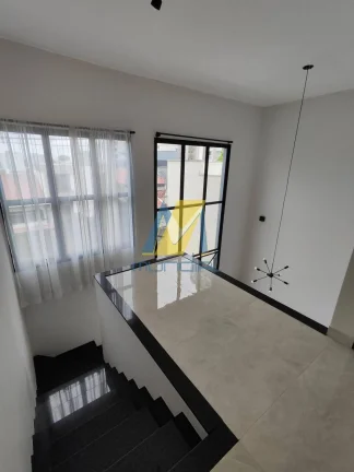Imagem Sobrado moderno com elevador e 3 suítes no Bairro Barcelona.