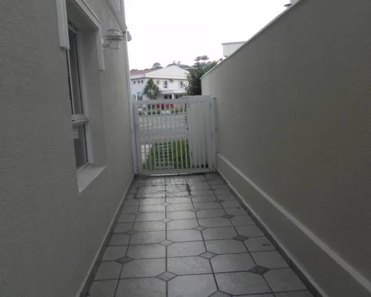 Imagem Vendo casa em condomínio fechado 3 suítes , Parque dos Príncipes