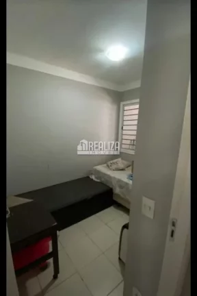 Imagem Casa com 3 dormitórios no Condomínio Moradas, no bairro Recreio dos Bandeirantes em Uberaba