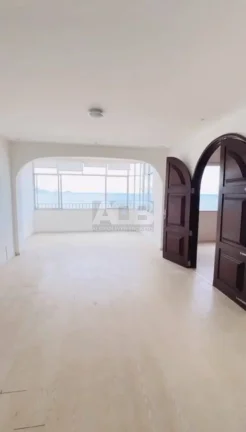 Imagem Apartamento à venda na Avenida Atlântica, 3 quartos, 1 vaga e 130m2.