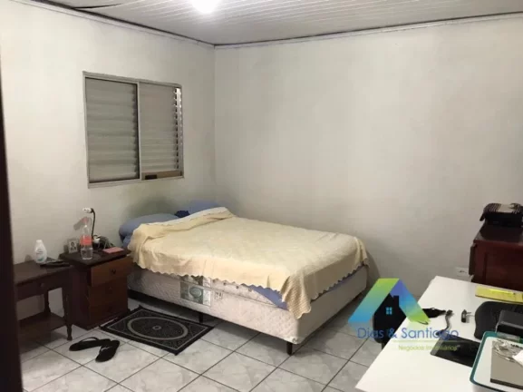 Imagem Sobrado com 157 metros, 3 dormitórios, 2 banheiros, 1 vaga com excelente localização e valor !