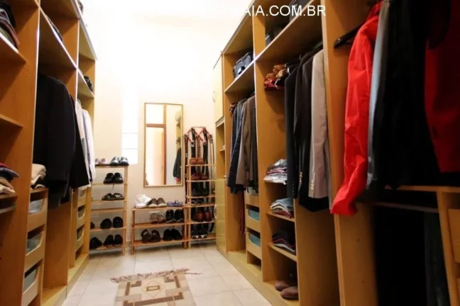 Imagem Casa para Venda em Atibaia, Vila Petropolis, 3 dormitórios, 3 suítes, 4 banheiros, 3 vagas