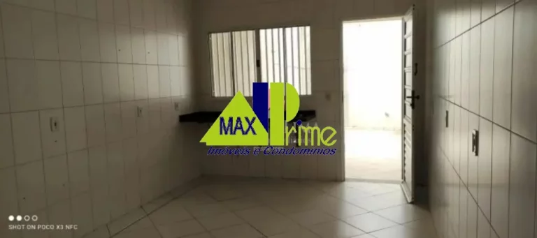 Imagem Casa para locação na Vila Marieta, São Paulo-SP: 3 quartos, 1 suíte, 2 salas, 3 banheiros, 4 vagas de garagem, 135m².
