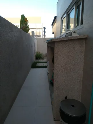 Imagem Casa de Luxo no Condomínio Ravines - Espaço, Conforto e Elegância