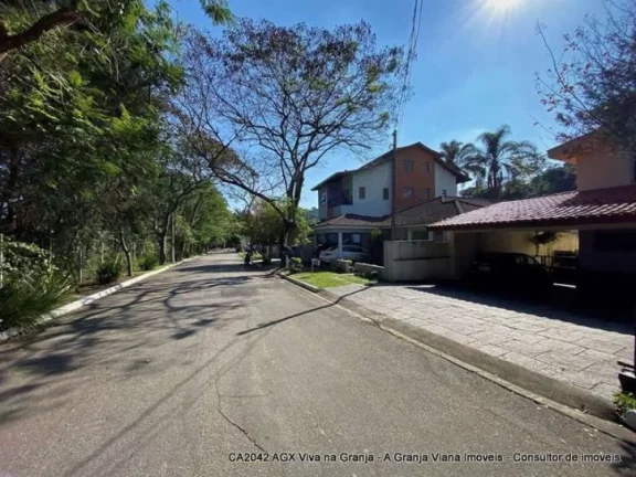 Imagem Cond. SP II - 4 dorms (2 sts). Muito conforto, salão festas gourmet, rua tranquila, plana e sem saída, frente para área de preservação do condomínio!