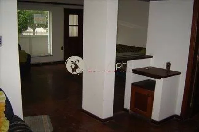 Imagem SOBRADO DE ESQUINA DISPONÍVEL PARA LOCAÇÃO NO GONZAGA EM SANTOS.