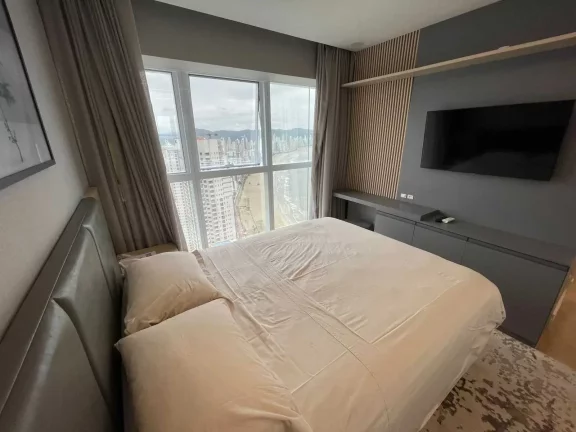 Imagem Apartamento alto padrão frente mar com 4 suítes e 3 vagas de garagem - Av. Atlântica/SC