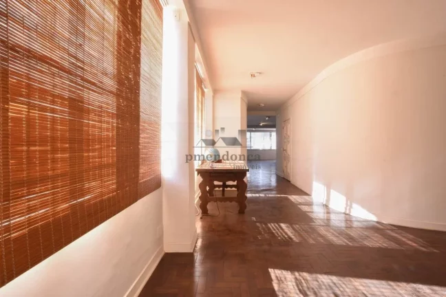 Imagem Apartamento 3 quartos, 1 suite, 2 vagas, 274 m2 varanda, para modernizar