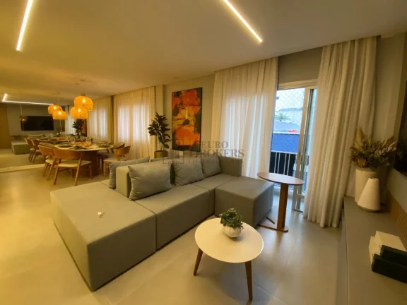 Imagem Apartamento Quadra Mar com 03 dormitórios no Centro de Balneário Camboriú