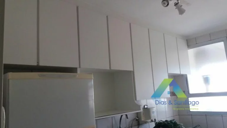 Imagem Lindo apartamento 2 dormitórios,1 vaga localização privilegiada próximo a comercio e transporte publico .