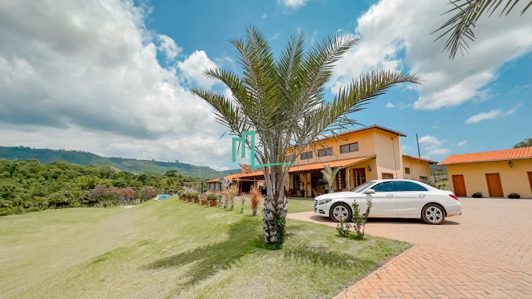 Imagem LINDA E EXCLUSIVA PROPRIEDADE RURAL COM 10 ALQUEIRES NA REGIÃO DE CAPETINGA/MG