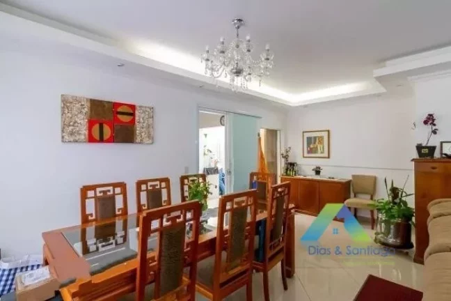 Imagem Casa de condomínio à venda com 174m², 3 quartos e 2 vagas