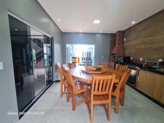Imagem Imperdível! Casa à venda em Salinópolis-PA, 4 quartos, 4 suítes, 3 salas, 6 banheiros, 2 vagas de garagem, 272 m². Confira já!