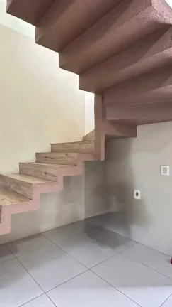 Imagem Sobrado com 2 dormitórios e 1 vaga de garagem - Fátima | Joinville/SC