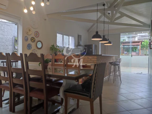 Imagem Excelente Casa em Condomínio Fechado