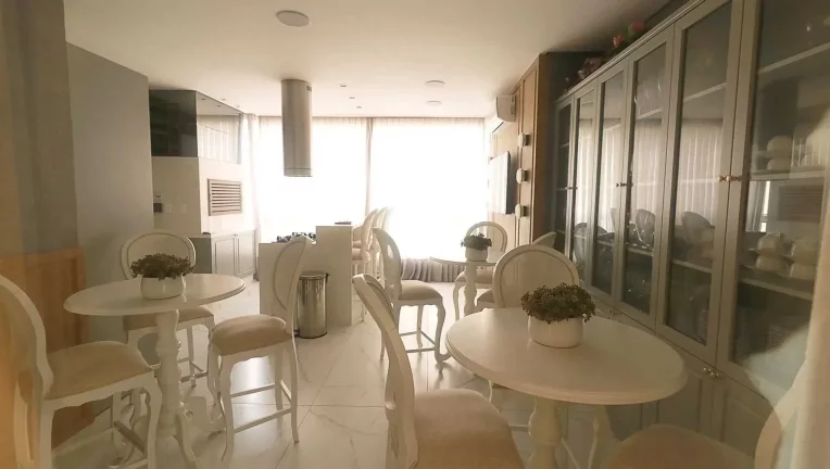 Imagem Cobertura nova com 4 suítes e 03 Vagas na Garagem em - Meia Praia / Itapema