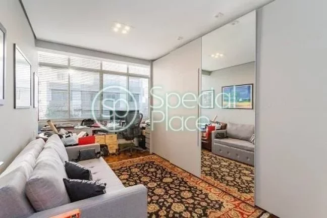 Imagem Apartamento com 154mÂ² no Jardim AmÃ©rica Reformado, modernizado e pronto para morar Living para trÃ...