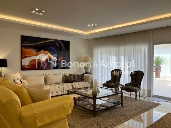 Imagem Ampla residência, muita luz natural, cômodos grandes, funcionalidade
483m² área construída em u...