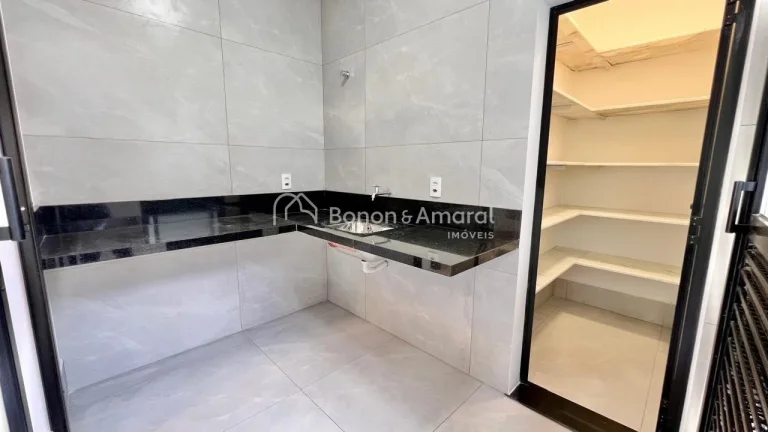 Imagem Linda e moderna casa à venda no Residencial Mont'Alcino. Recém construída. Ambientes amplos, arej...