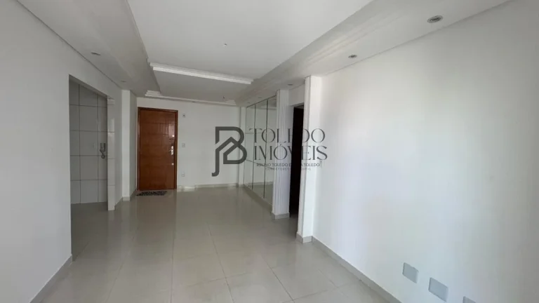 Imagem Apartamento 02 dormitórios sendo 01 suíte com 93m² com 01 vaga de garagem - Vista mar e Sol manhã