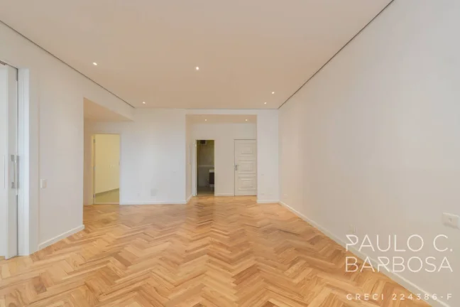 Imagem Jardins Venda - 3 Dormitórios (1 Suíte) - 2 Vagars - 187m²
