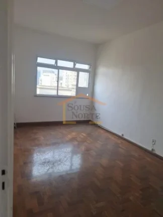 Imagem Conjunto comercial com 98 m², distribuído em ambientes amplos, bem iluminados e funcionais. Conta ...