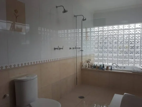 Imagem Casa Espaçosa com 3 Dormitórios e Área Gourmet em Jardim Independência