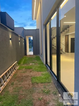 Imagem Sobrado em Condomínio para Venda em Aparecida de Goiânia, Parqville Pinheiros, 4 dormitórios, 4 suítes, 6 banheiros, 4 vagas