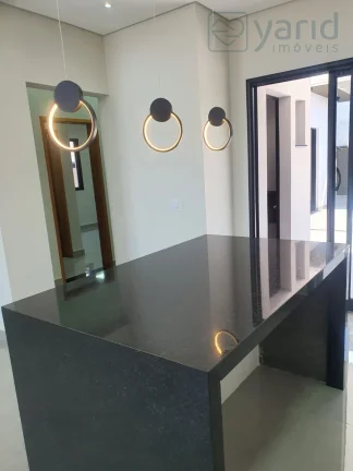 Imagem Imóvel Residencial à Venda em Cidade - Bairro 3 Quartos, 3 Suítes, 2 Salas, 2 Vagas de Garagem 159 m² de Área