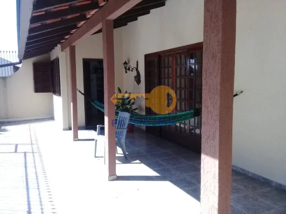 Imagem EXCELENTE CASA EM CONDOMINIO NO BAIRRO ALTO EM CURITIBA