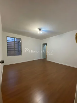 Imagem Excelente oportunidade em uma das regiões mais desejadas de Campinas! Este imóvel oferece conforto...