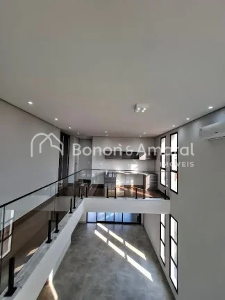 Imagem Casa moderna e sofisticada com três suítes, sendo uma delas master com closet espaçoso. As outras...
