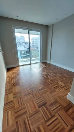 Imagem Apartamento de 4 Quartos para Venda na Barra da Tijuca com 288 m²