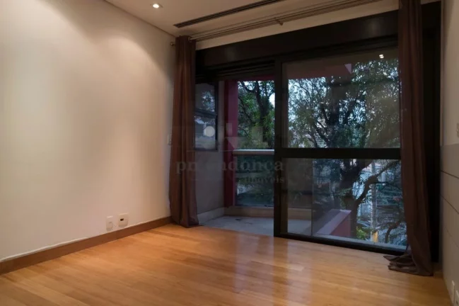 Imagem Incrível Apartamento com magnificos terraços!!! Apartamento de 390m² generosamente distribuídos,...