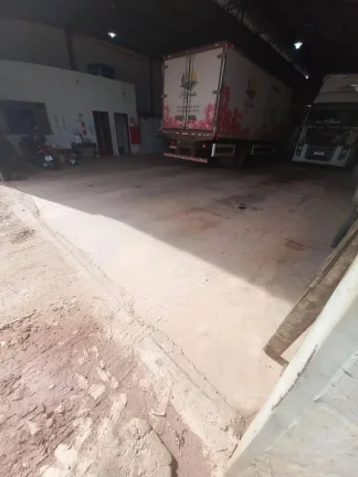 Imagem Galpão para Locação na BR 265, Barbacena - 450m2 com Piso Industrial