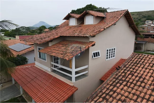 Imagem Casa duplex com cinco dormitórios em condominio fechado.