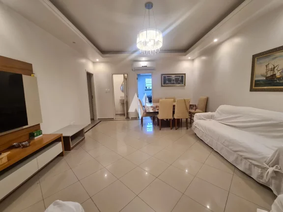 Imagem Apartamento na Segunda Quadra da Praia em Santos | 136m² | 3 Quartos | Elevador Privativo | Boqueirão