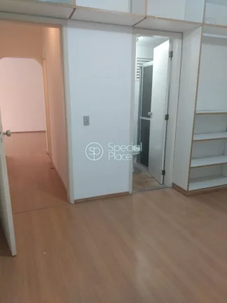 Imagem Oportunidade para reforma. Apartamento com 96m2, 2 dormitórios ( 2 suítes ) e 2 vagas na garagem. ...