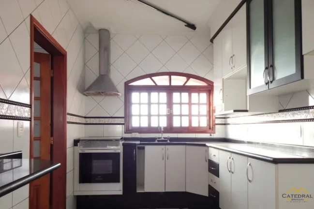 Imagem Sobrado com 03 dormitórios à Venda por R$650.000,00 - Parque Cidade Jardim II - Jundiaí/SP