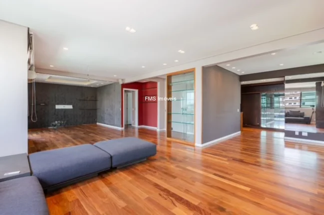 Imagem Imperdível apartamento à venda em Moema, São Paulo-SP: 3 quartos, 3 suítes, 2 salas, 4 vagas de garagem e 225m² de área!