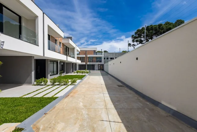 Imagem SANTA FELICIDADE Triplex em Condomínio - 3 quartos. 1 suíte. 2 vagas.