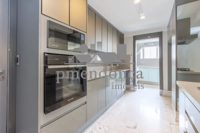 Imagem Apartamento à Venda em Perdizes todo reformado com 3 quartos e 2 vagas, 120m²